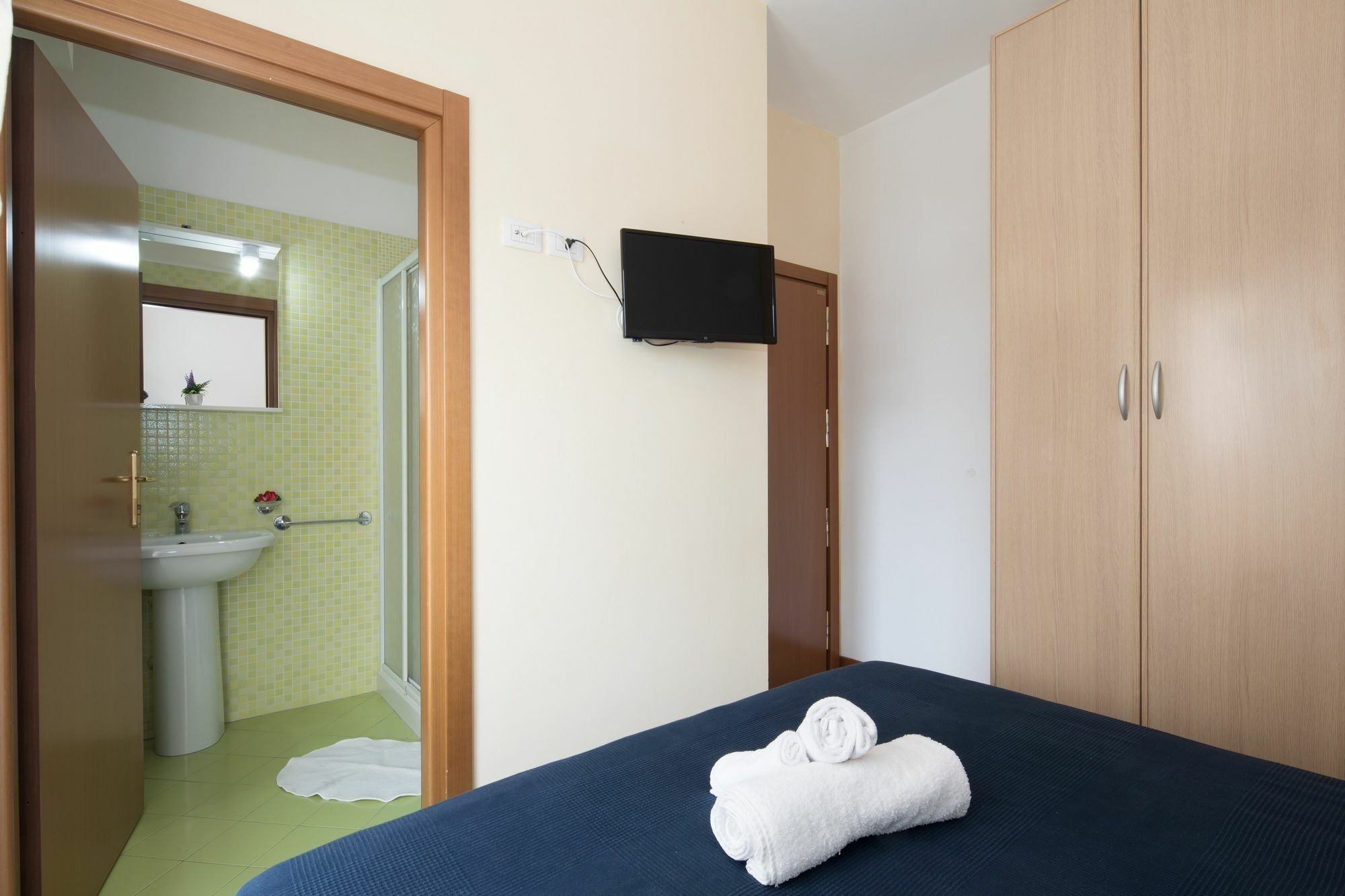 Residence Uno Studio & Suites 里米尼 外观 照片